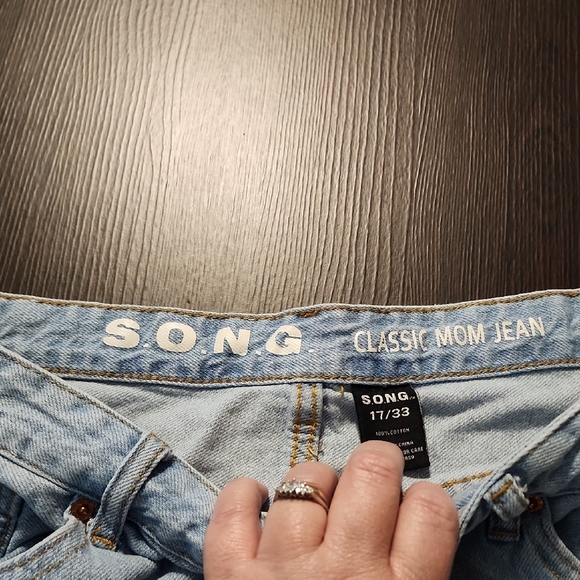 Distressed Light Blue Jeans - Picture 5 of 7